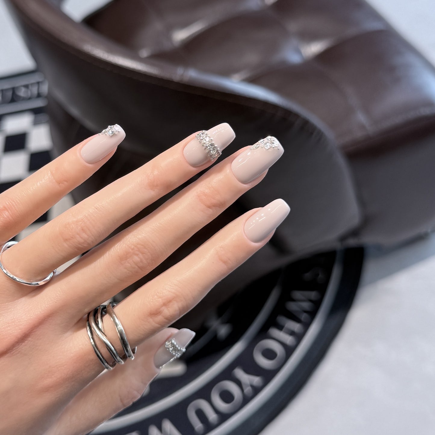 Luxuriöser mit Strass verzierten Press-On Nagelset Brehn