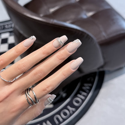 Luxuriöser mit Strass verzierten Press-On Nagelset Brehn