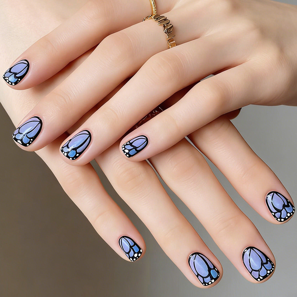 Künstlerisches Floral-Nageldesign Brehn