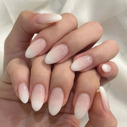 Kunstvolle Stiletto-Nägel mit elegantem Farbverlauf und Hochglanz Brehn