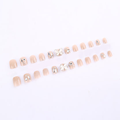 Künstlerisches Press-On Nageldesign