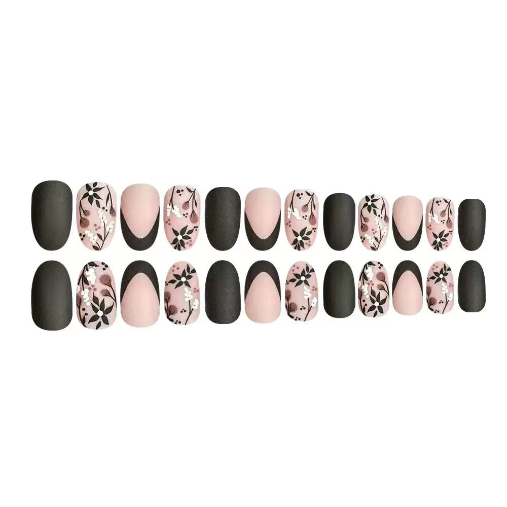 Kunstnagelset mit eleganten floralen Akzenten und stilvollem Glanz Brehn