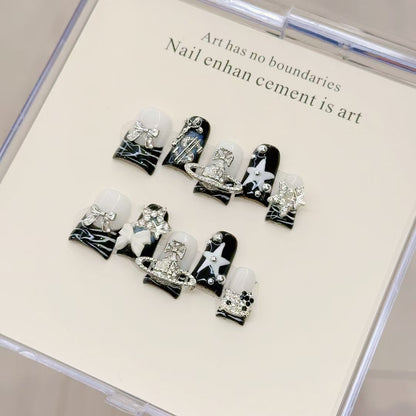 Dekorativer mit Strass besetzter Nail Art Set