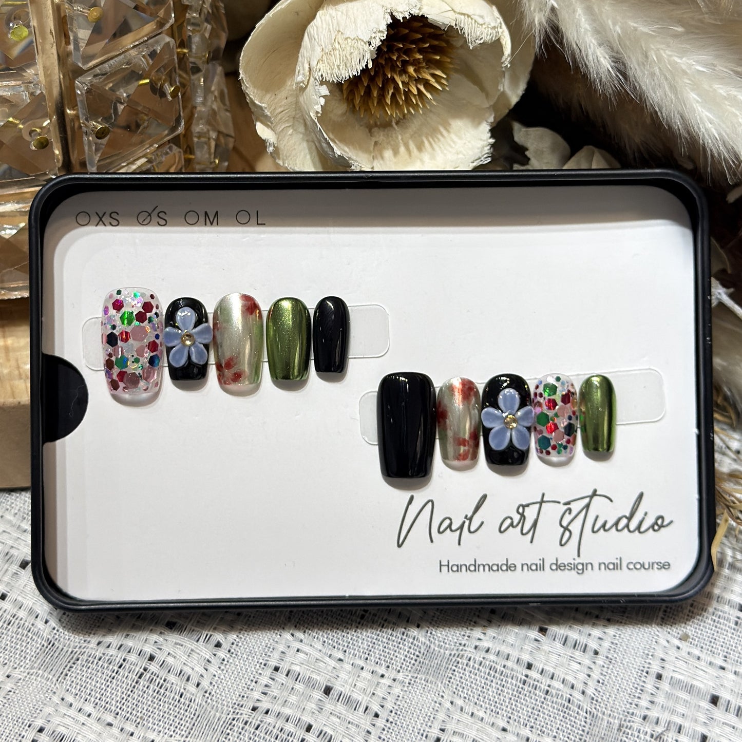 Künstlerisches, floral inspiriertes Press-On-Nagel-Set Brehn