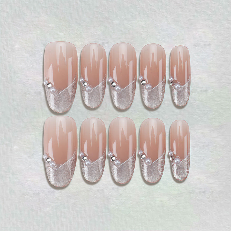 Elegantes Press-On-Nagelset mit künstlerischen Details Brehn