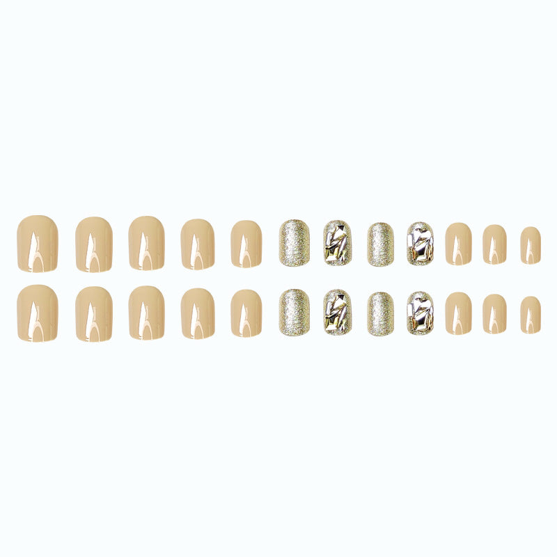 Kunstvolle Nail Art mit Glitzer-Akzenten Brehn