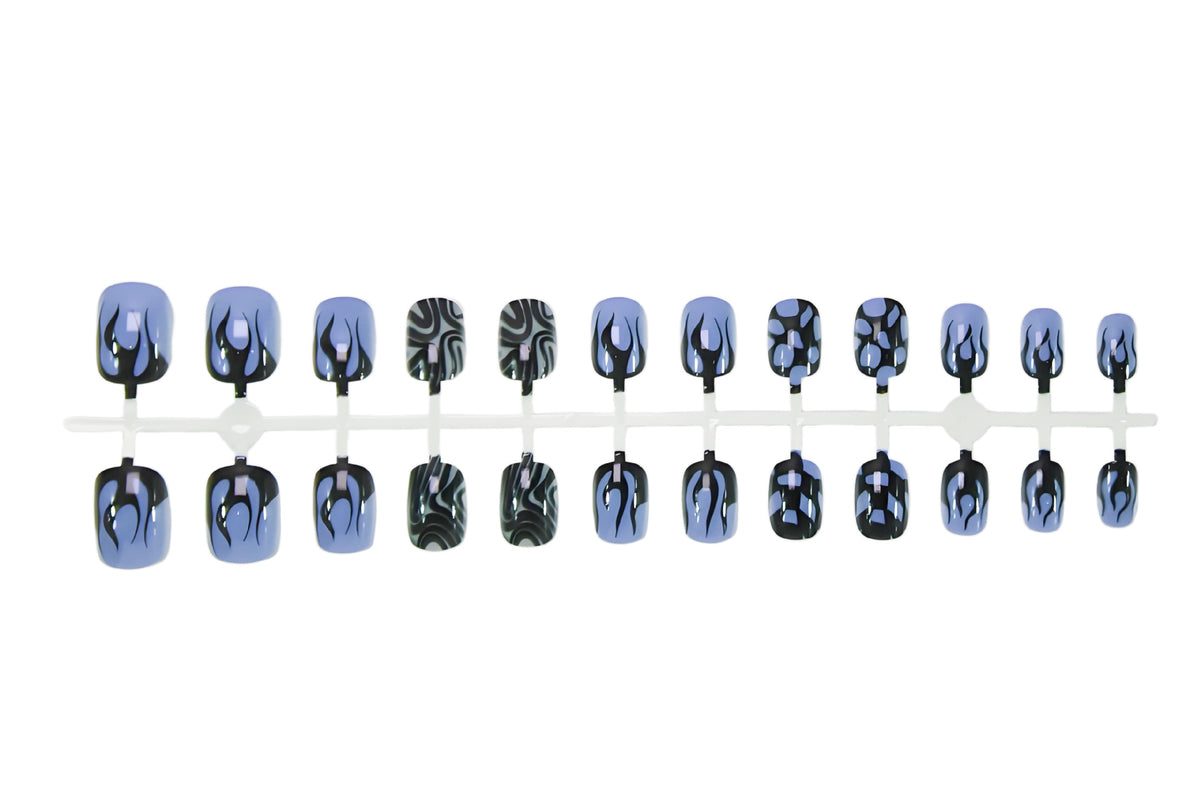Kunstnagelset mit auffälligen geometrischen Motiven Brehn