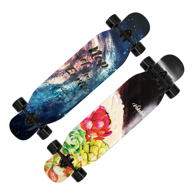 Künstlerisch mit Löwenmotiv verziertes Longboard Brehn