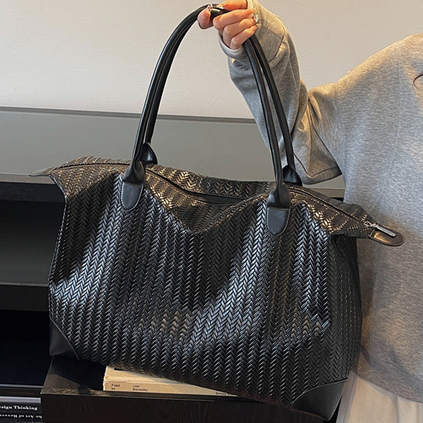 Luxuriöse Reisetasche Im Modernen Zickzackmuster Brehn