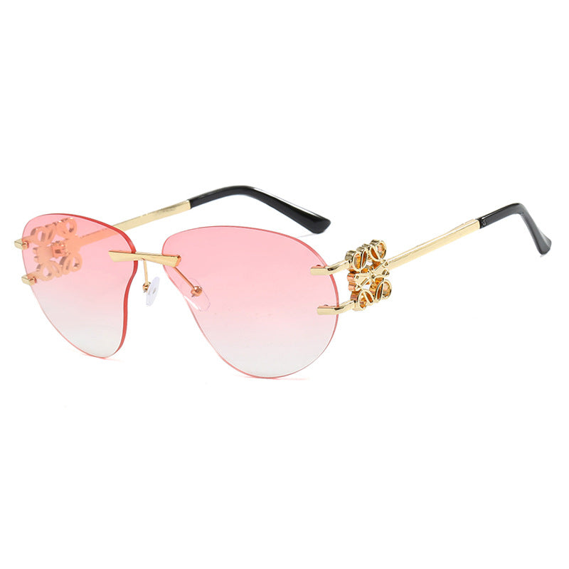 Damen modische Sonnenbrille im eleganten Aviator-Stil mit Kunststeindetails Brehn