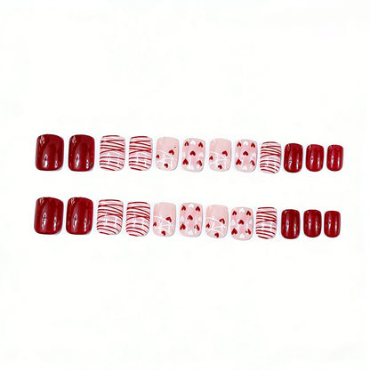 Romantische Herz-Themen-Nagelkunst-Verzierungen Brehn