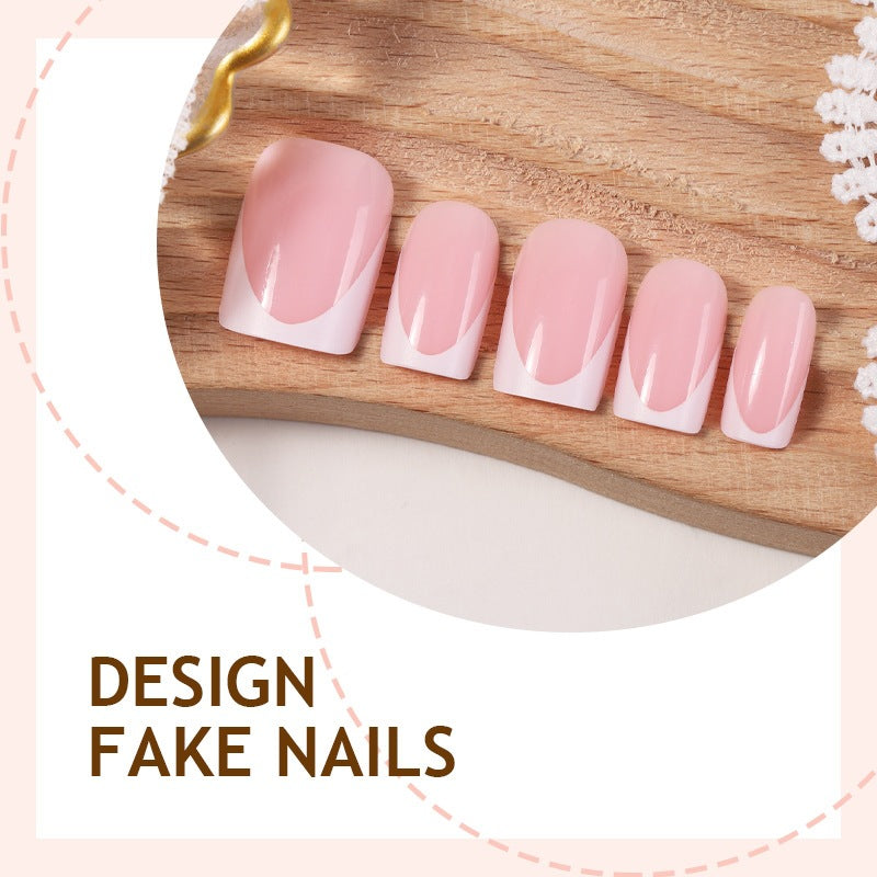 Kunstnagelset mit eleganten French-Tips und pflegenden Zubehörteilen Brehn