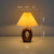 Moderne geformte Holzsockel Tischlampe