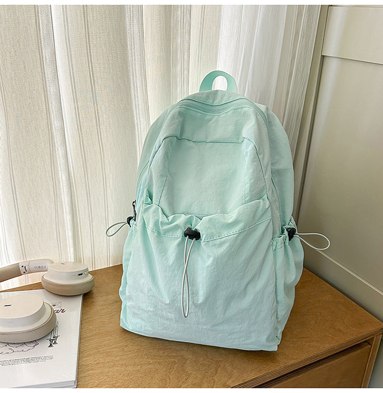 Lässiger Wanderschulrucksack