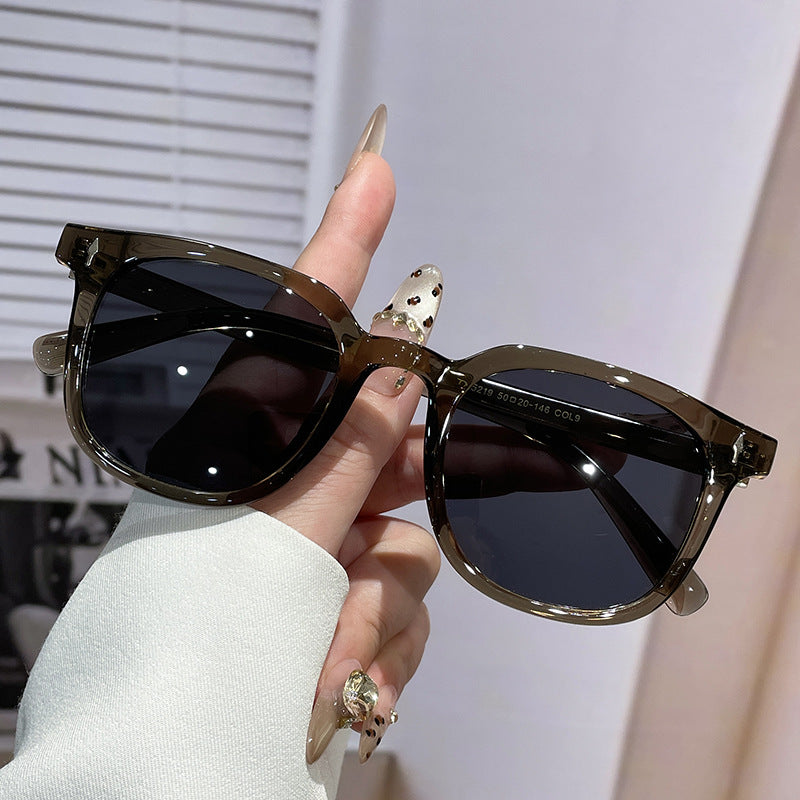 Damen stilvolle und modische Sonnenbrille mit rundem Rahmen Brehn