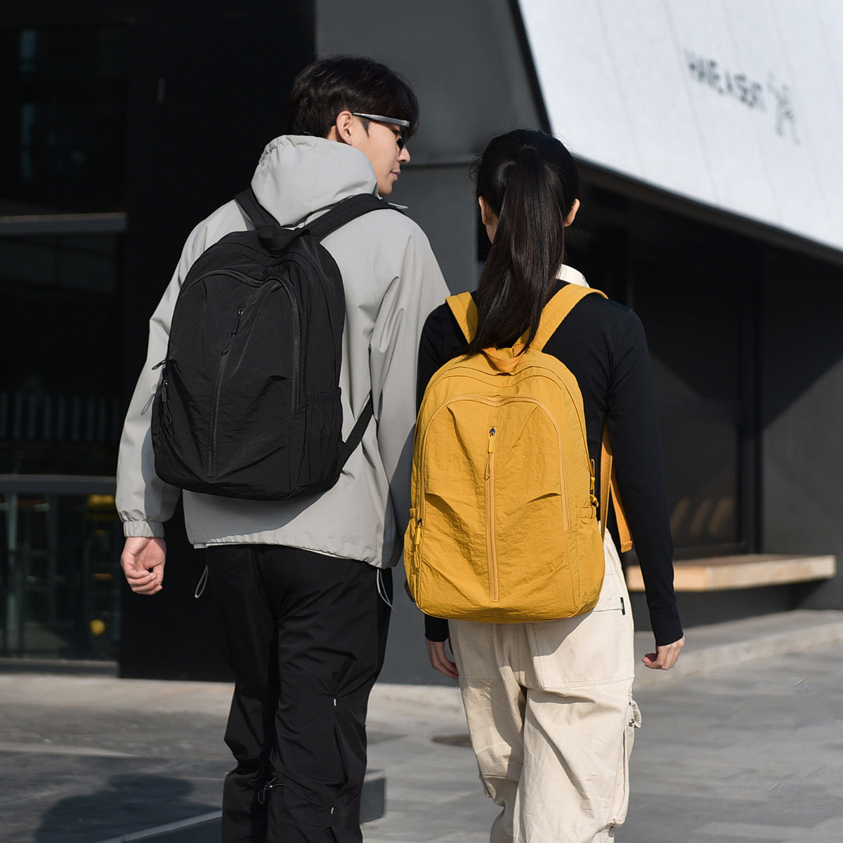 Leichtgewicht Multi-Taschen Rucksack Brehn