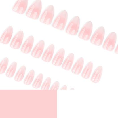 Stilvolle Nagelverlängerungen mit zartem Ombre-Design Brehn