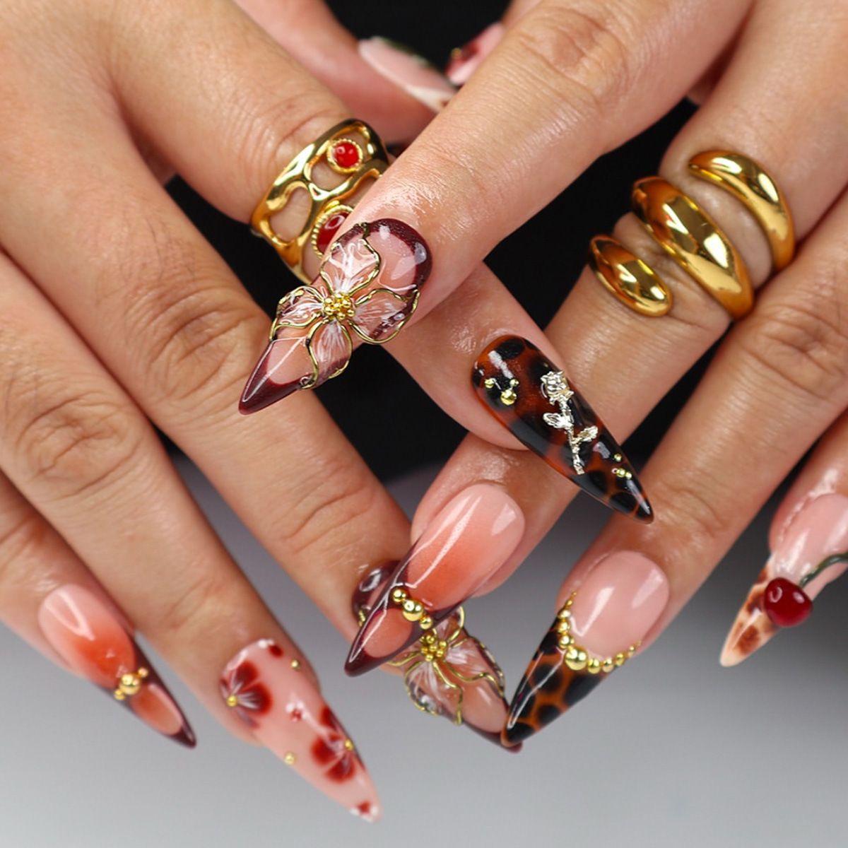 Künstlerisches dekoratives Press-On Nagelset Brehn
