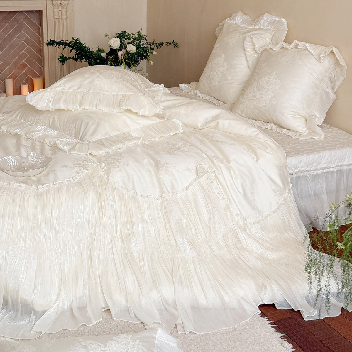 Luxe Falten Voile & Jacquard Rüschenduvet Ensemble mit Volant Euro Kissenbezügen