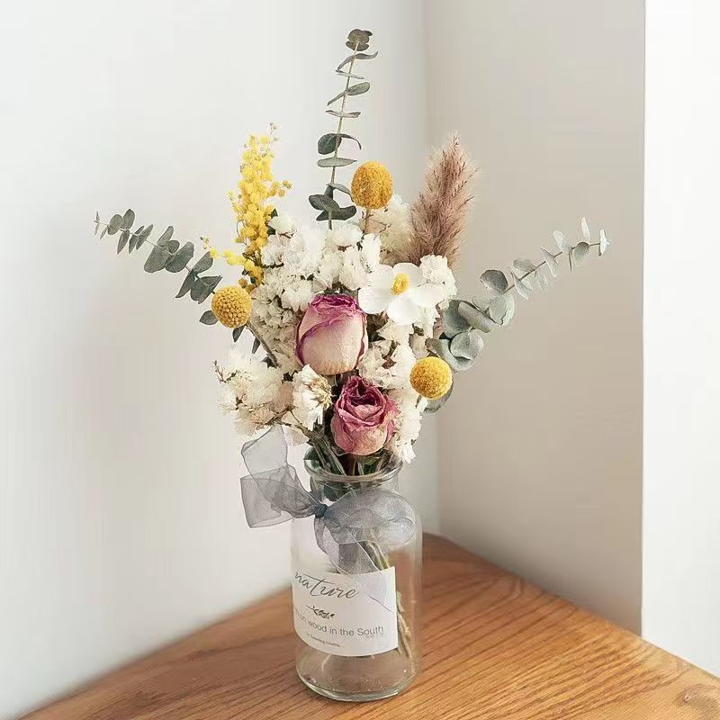Elegante florale Anordnung Tischdekoration