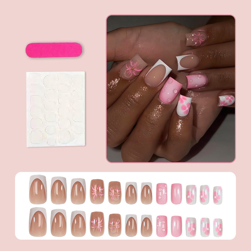 Kunstnagelset mit floralem und glamourösem Design Brehn