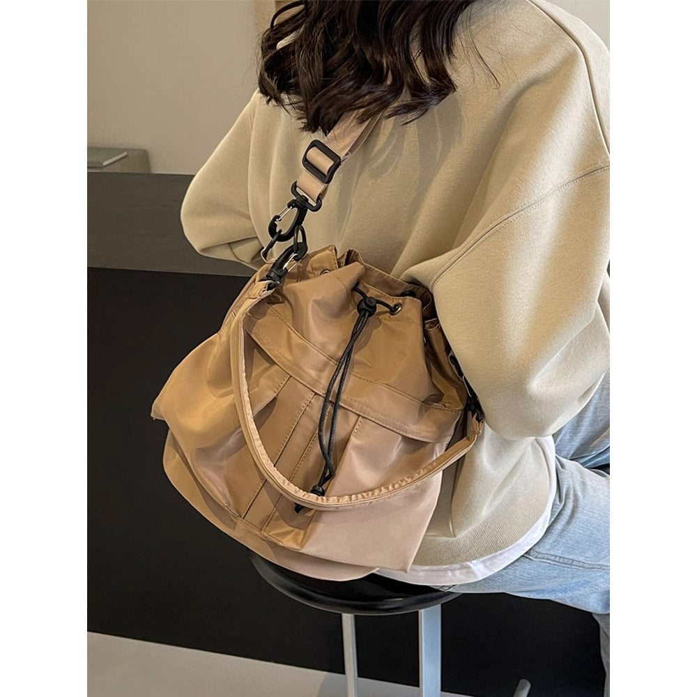 Lässige Kordelzug-Eimer Tasche Brehn