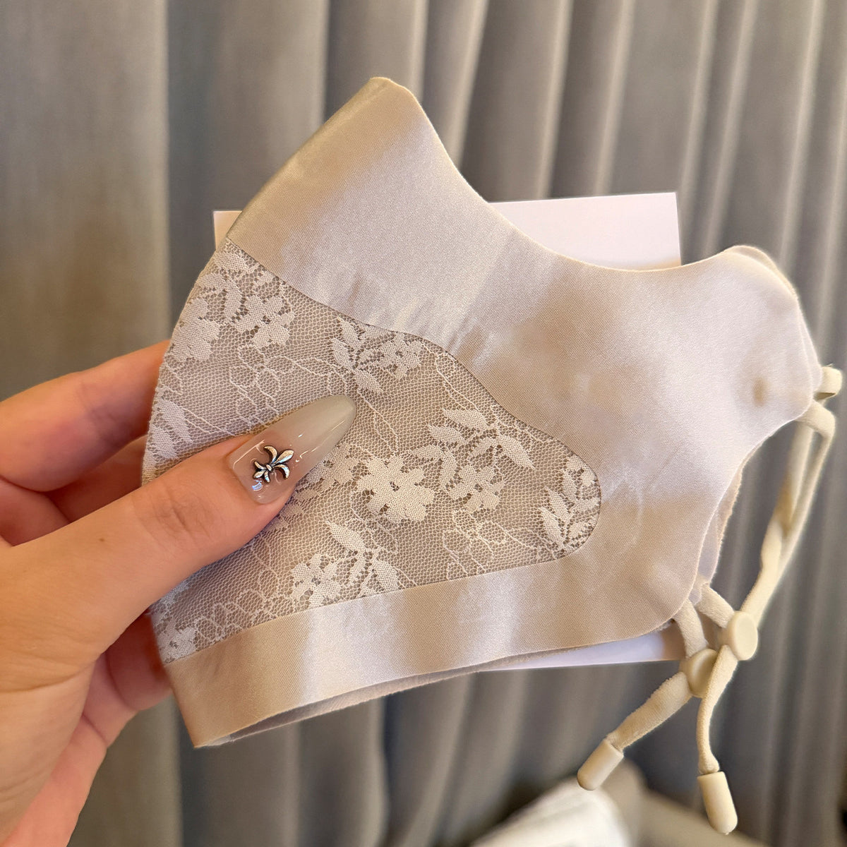 Lace-Panel Atmungsaktive Wiederverwendbare Gesichtsmaske mit Verstellbaren Ohrenschlaufen Brehn