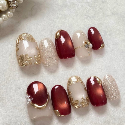Kunstnägel mit elegantem Goldakzent Brehn