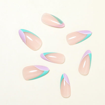 Kreatives Press-On Nageldesign Brehn