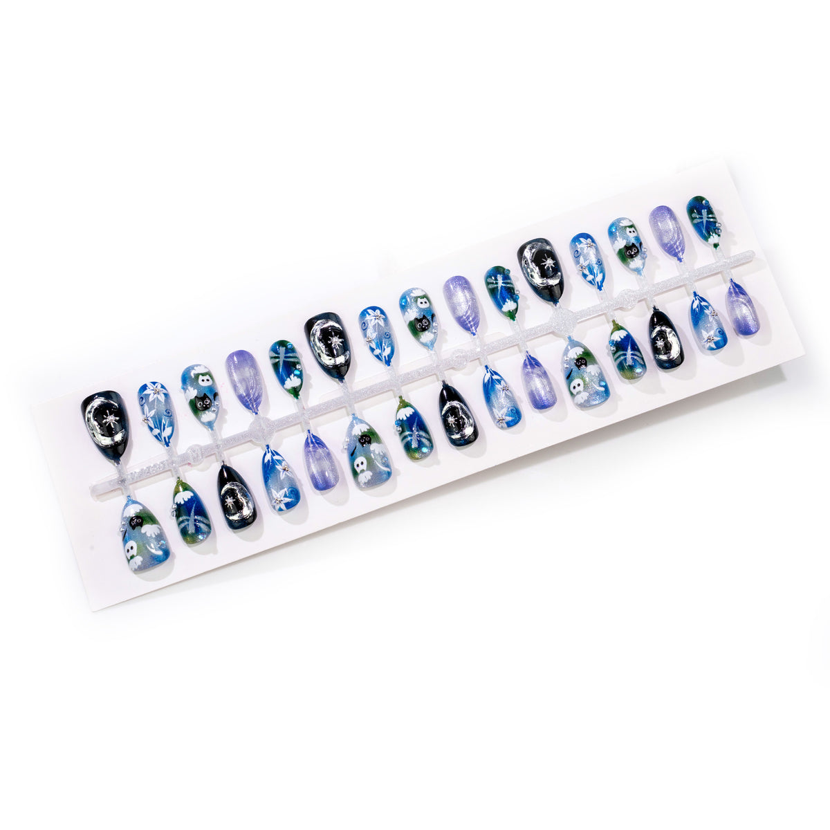 Künstlerisches Press-On Nagelkunst Set mit von der Natur inspirierten Designs Brehn