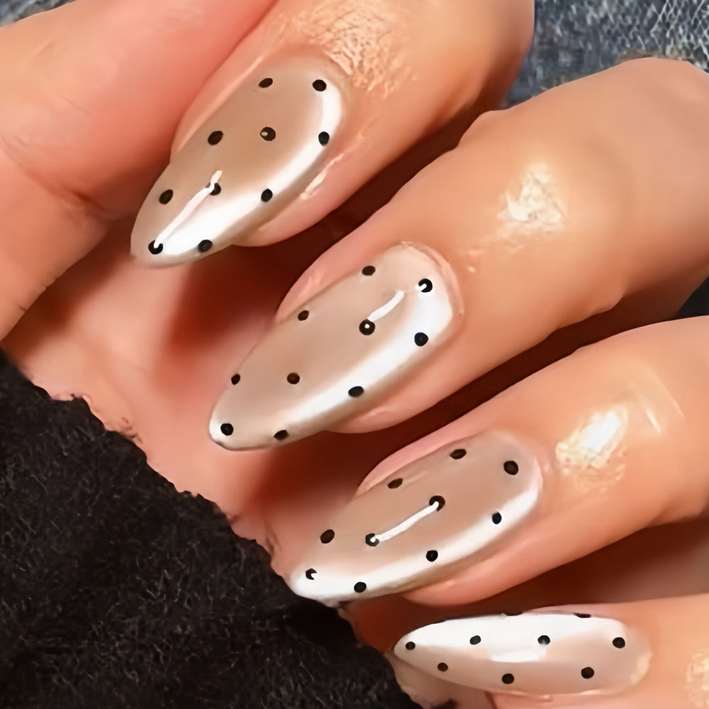 Stylisches Polka Dot Press-On Nail Art Set Brehn