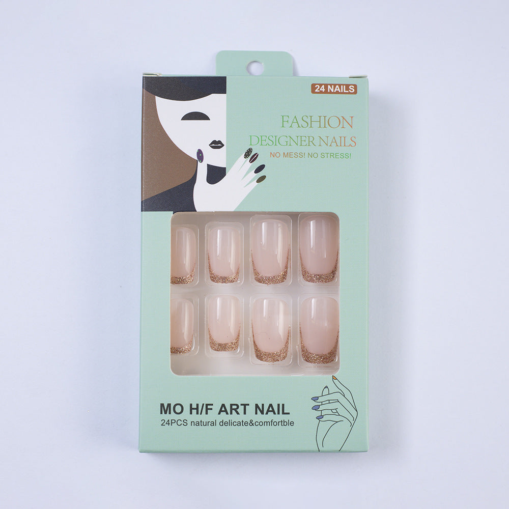 Glamouröse Kunstnägel mit Glitzer-French-Spitze Brehn