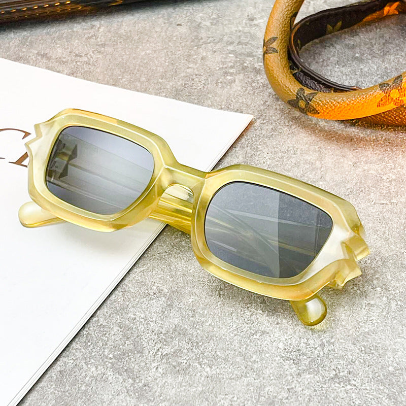 Damen modische Sonnenbrille mit auffälligem Rahmen Brehn