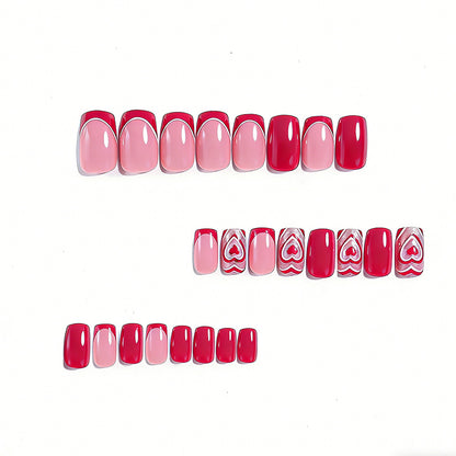 Herz-verzierte Nagelkunst Brehn