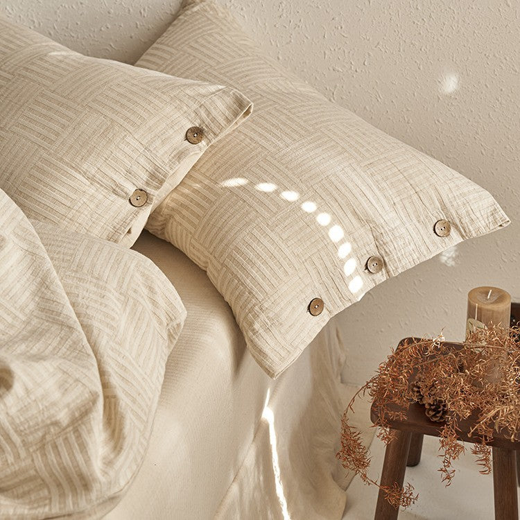 Bettwäsche-Set aus Leinenoptik mit Naturholz-Knopfverschluss und feiner Struktur