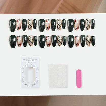 Kunstnagelset mit floralen Akzenten und eleganter Hochglanzoberfläche Brehn
