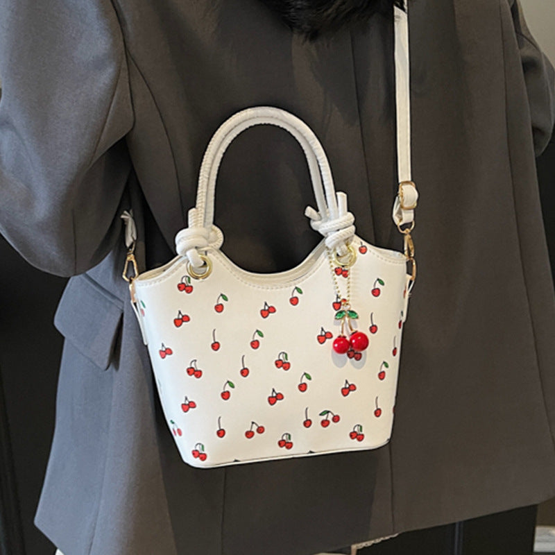 Kirschenmusterte Handtasche
