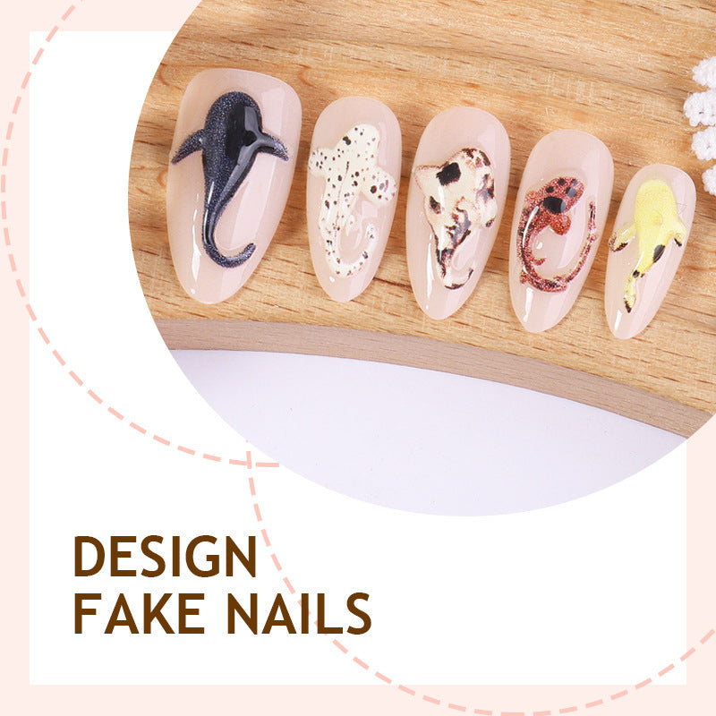 Kreatives Kunstnagelset mit verspielten Fischmotiven Brehn