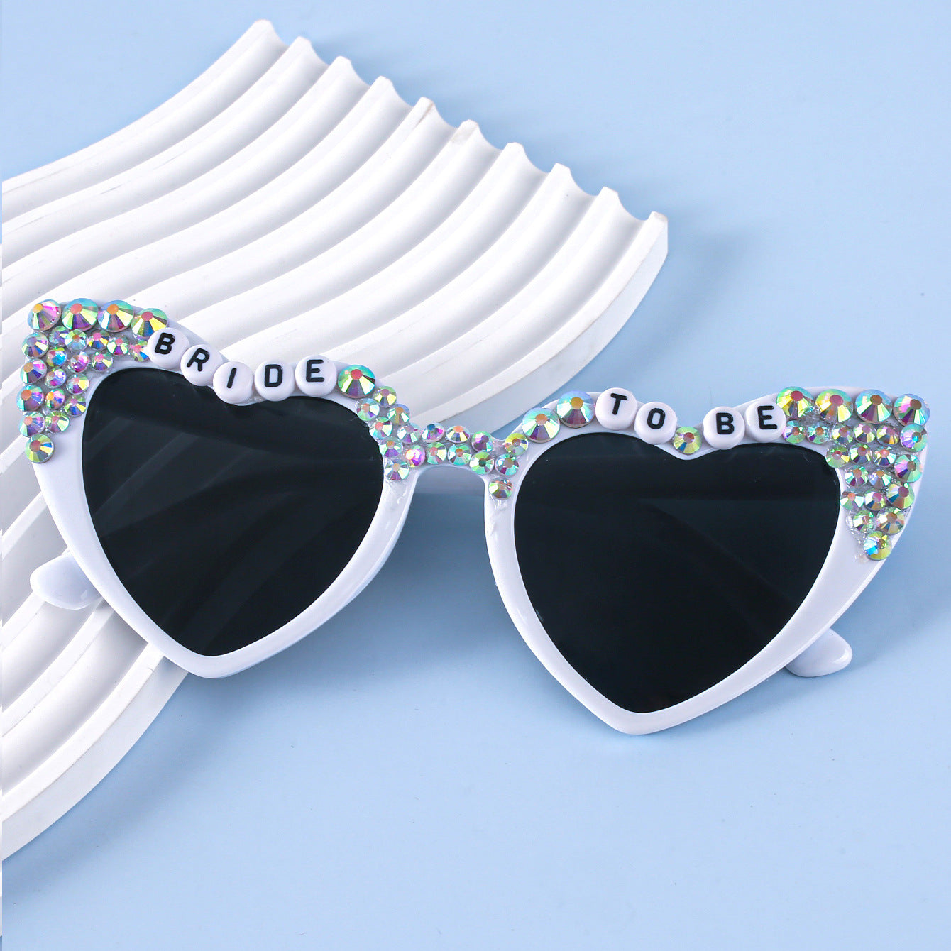 Damen Herzförmige Sonnenbrille mit außergewöhnlichem Dekor Brehn