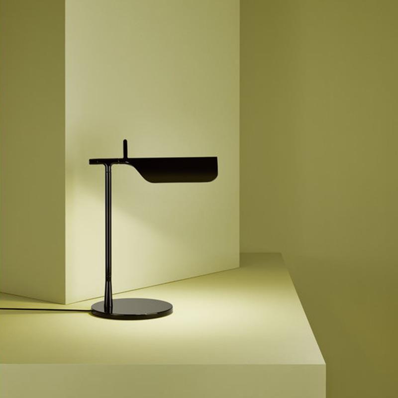 Moderne Schreibtischlampe