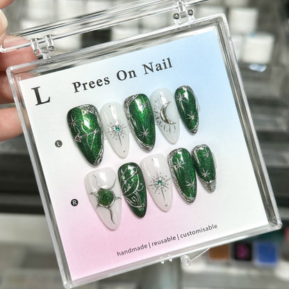 Künstlerisches Press-On Nagelset mit grünem Glitzer und Edelstein-Akzenten