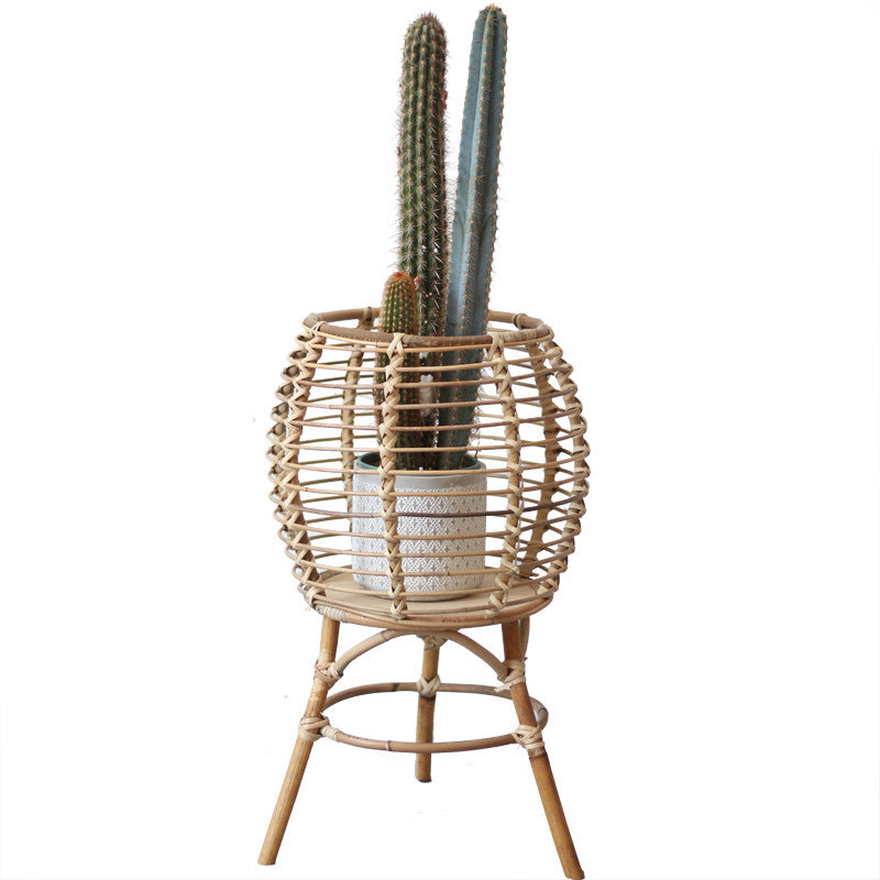 Handgefertigter Rattan-Hocker Brehn