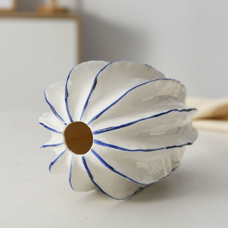 Dekorative Keramikschale im Blüten Design Brehn