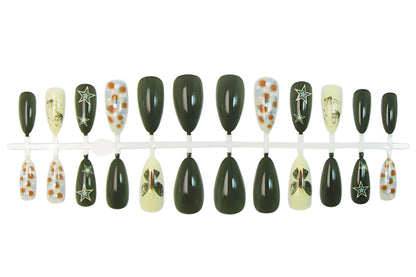 Kunstnagelset mit kreativen Motiven und filigranen Details Brehn
