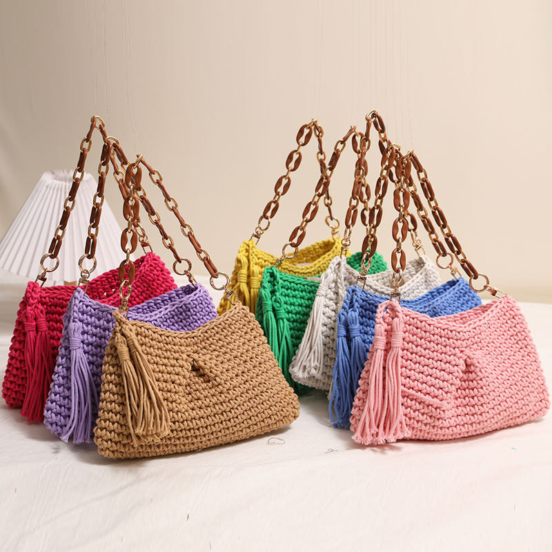 Damen Handgefertigte Schultertasche mit Kettenakzenten Brehn