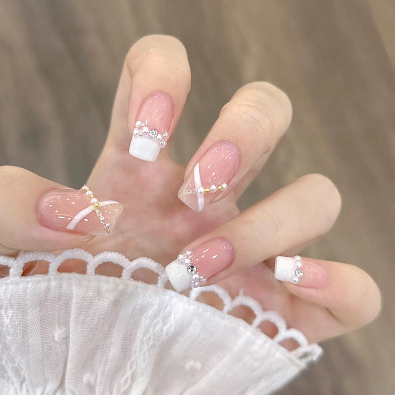 Kunstfingernägel mit Glamourösen Perlen-Details Brehn