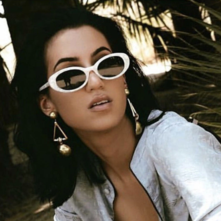 Damen Cat-Eye Sonnenbrille mit transparentem Rahmen und gradienten Gläsern Brehn