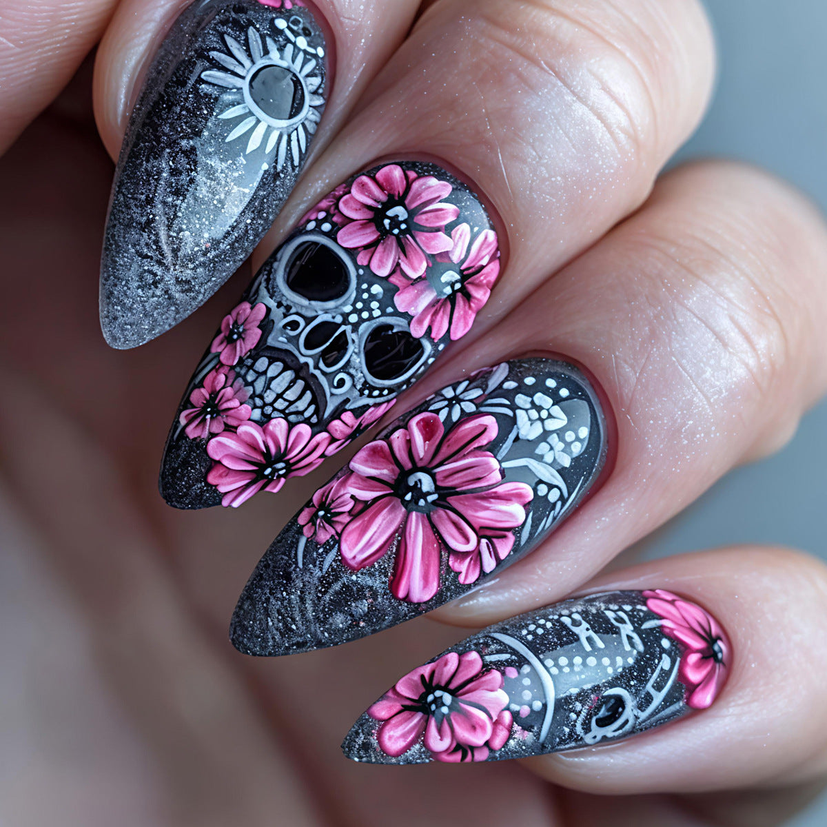 Kunstnägel mit Lebendigem Totenschädel-Design und Floralen Akzenten Brehn