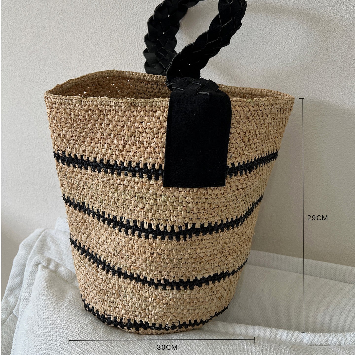 Handgefertigte Strohtasche mit Modischem Streifenmuster Brehn