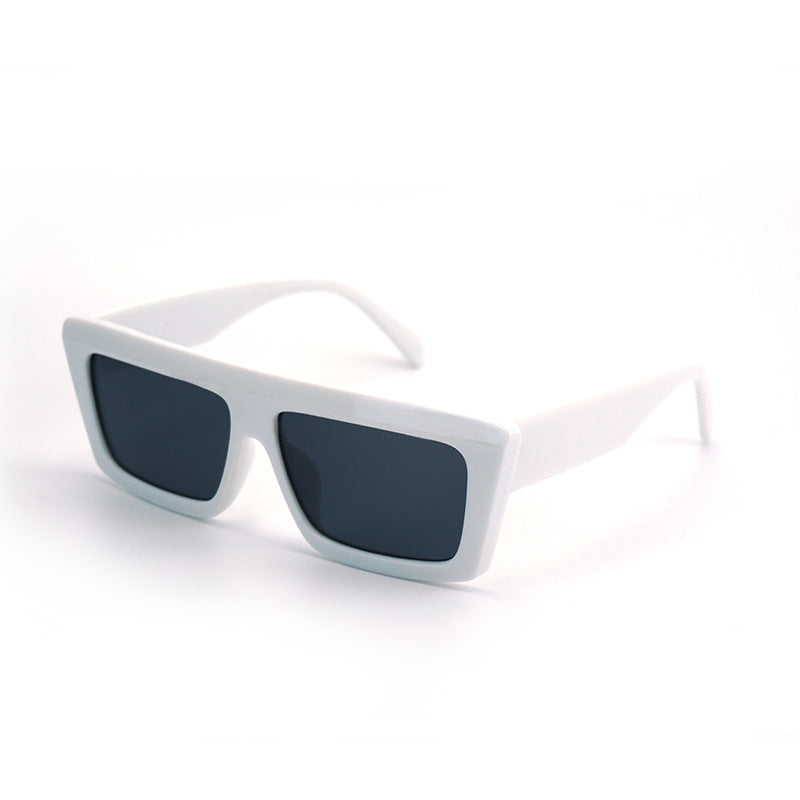 Damen Oversized Sonnenbrille mit modernem und kantigem Design Brehn